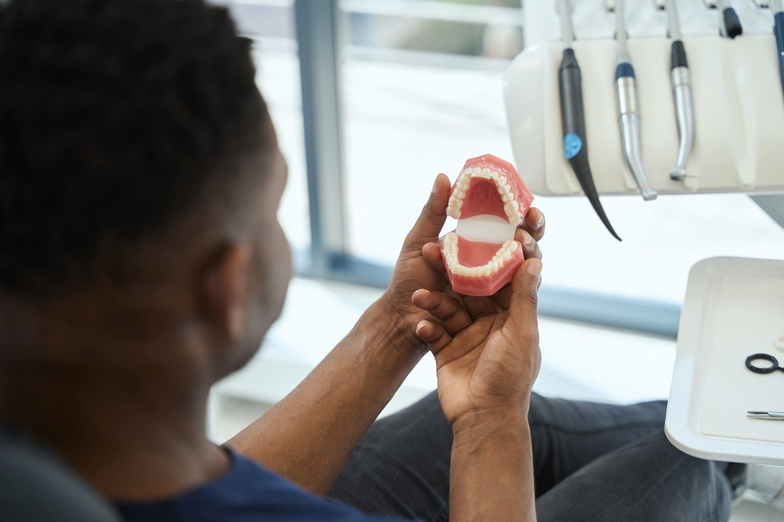 Dentures vs. dental implants: Which is better?